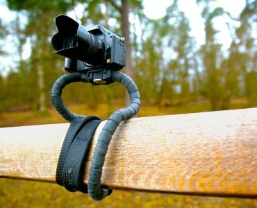 Conda - Frii Designs dévoile une courroie d’appareil photo qui se transforme en trépied rigide