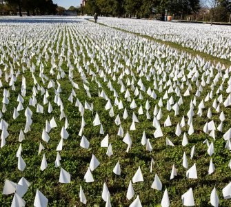 Des monuments commémoratifs COVID apparaissent aux Etats-Unis