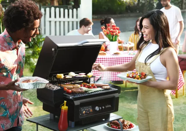 ASMOKE Essential - Un barbecue à granulés intelligent alimenté par batterie 